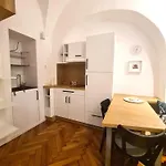 Courtyard Center Апартаменты *