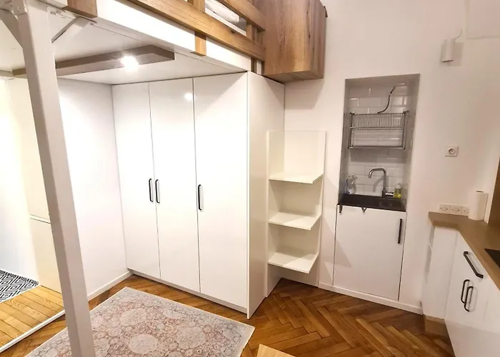 Courtyard Center Διαμέρισμα Λιουμπλιάνα