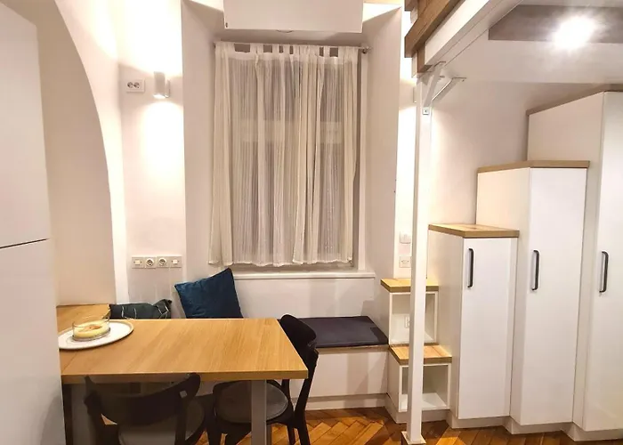 Courtyard Center * Λιουμπλιάνα