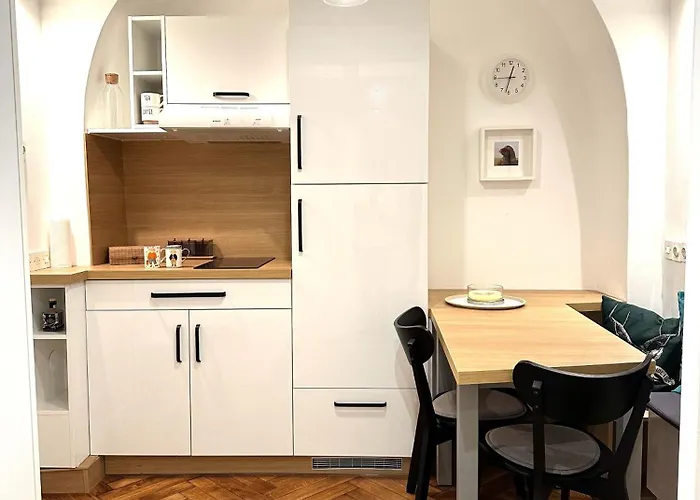 Courtyard Center Apartman *